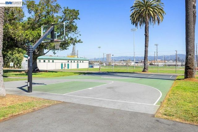 1848 Walnut St., Alameda, CA 94501