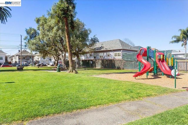 1848 Walnut St., Alameda, CA 94501