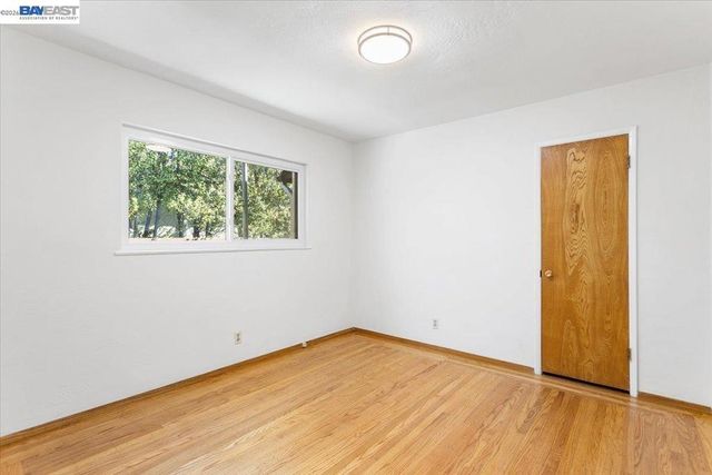 1848 Walnut St., Alameda, CA 94501