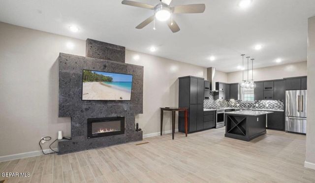 313 VIN RALIUGA Court, El Paso, TX 79912