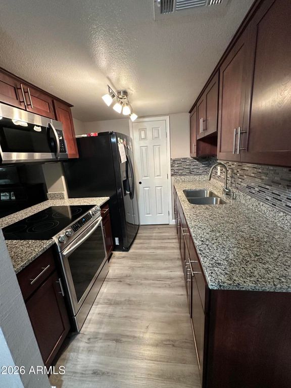 4056 W PALOMINO Road, Phoenix, AZ 85019