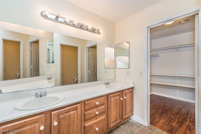992 Leadville Meadows Drive, Henderson, NV 89052