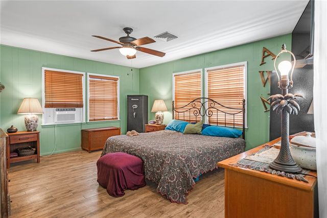 424 Trojan St, Port Aransas, TX 78373