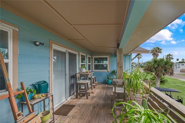 424 Trojan St, Port Aransas, TX 78373