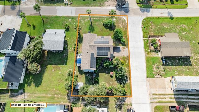 424 Trojan St, Port Aransas, TX 78373