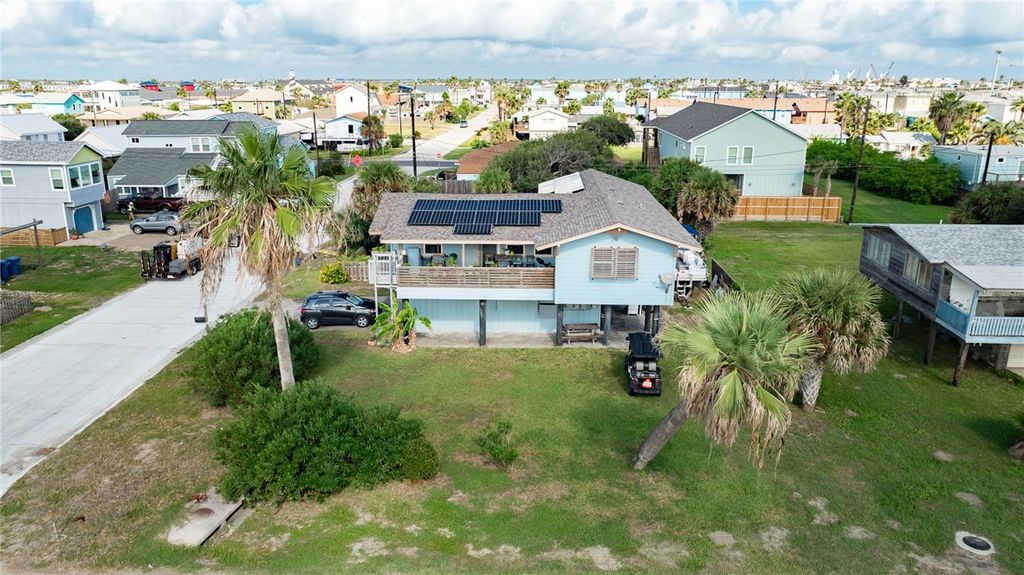424 Trojan St, Port Aransas, TX 78373