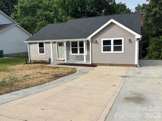 1132 Farmfield Lane, Charlotte, NC 28213
