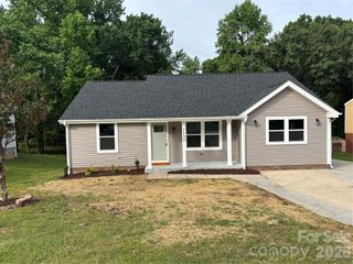 1132 Farmfield Lane, Charlotte, NC 28213