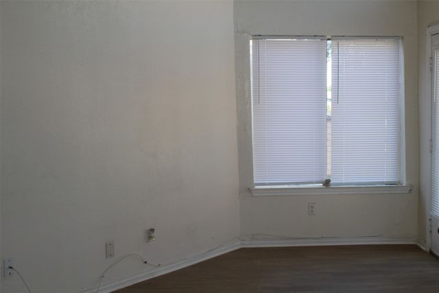 9809 Walnut Street 210, Dallas, TX 75243