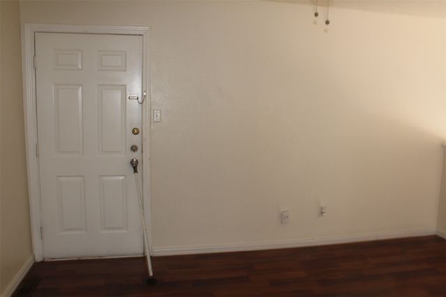 9809 Walnut Street 210, Dallas, TX 75243