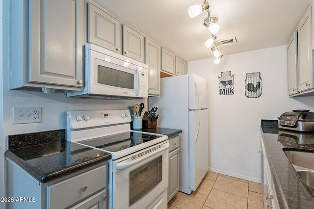 14234 N OAKWOOD Lane C, Fountain Hills, AZ 85268