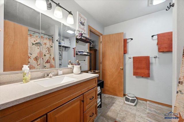 4625 THREE RIVERS DR, Rapid City, SD 57701