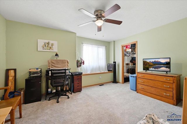 4625 THREE RIVERS DR, Rapid City, SD 57701