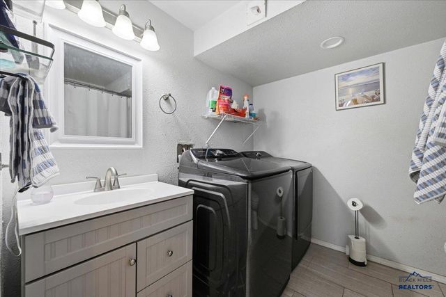 4625 THREE RIVERS DR, Rapid City, SD 57701