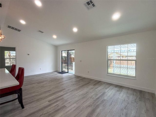 1367 HENSLEY DRIVE, Deland, FL 32724