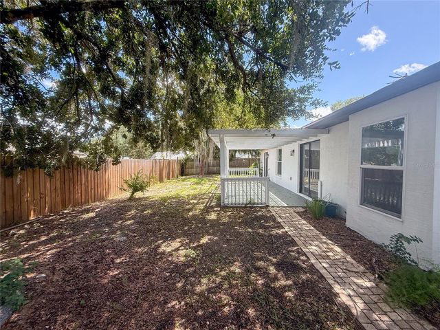 1367 HENSLEY DRIVE, Deland, FL 32724