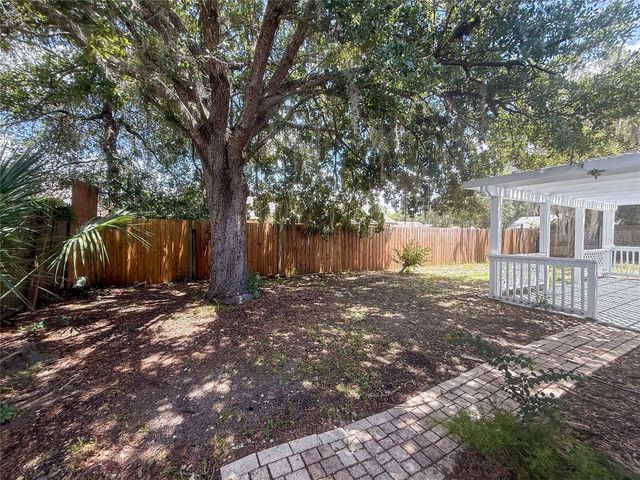 1367 HENSLEY DRIVE, Deland, FL 32724