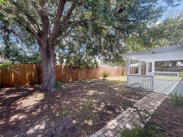 1367 HENSLEY DRIVE, Deland, FL 32724