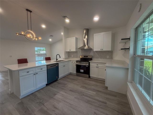 1367 HENSLEY DRIVE, Deland, FL 32724