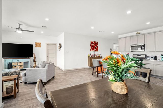 8110 Milam Lane, Rosharon, TX 77583