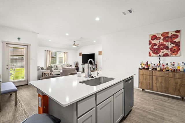 8110 Milam Lane, Rosharon, TX 77583