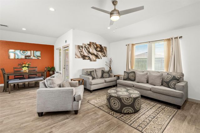8110 Milam Lane, Rosharon, TX 77583