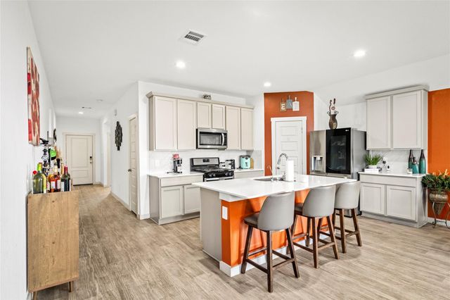8110 Milam Lane, Rosharon, TX 77583