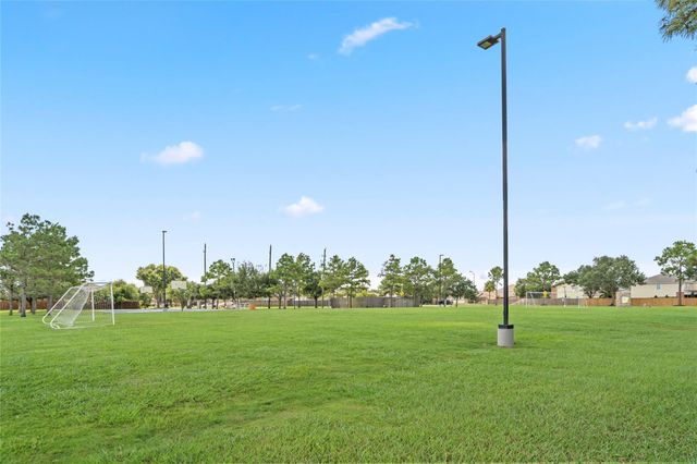 8110 Milam Lane, Rosharon, TX 77583