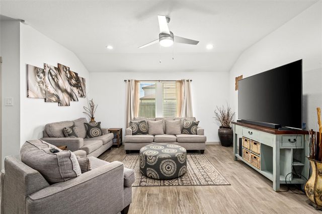 8110 Milam Lane, Rosharon, TX 77583