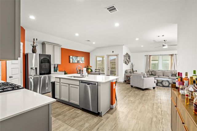 8110 Milam Lane, Rosharon, TX 77583
