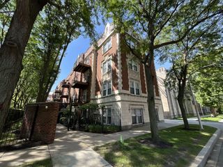 1017 E 46th Street 2S, Chicago, IL 60653