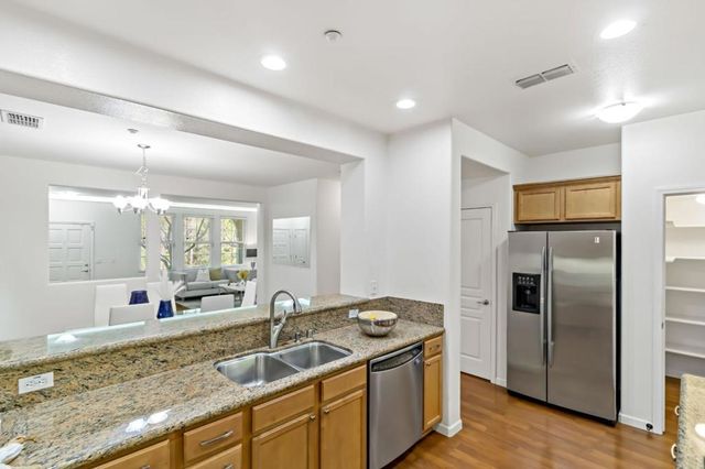 2695 Northern Cross Road, Hayward, CA 94545