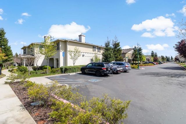 2695 Northern Cross Road, Hayward, CA 94545