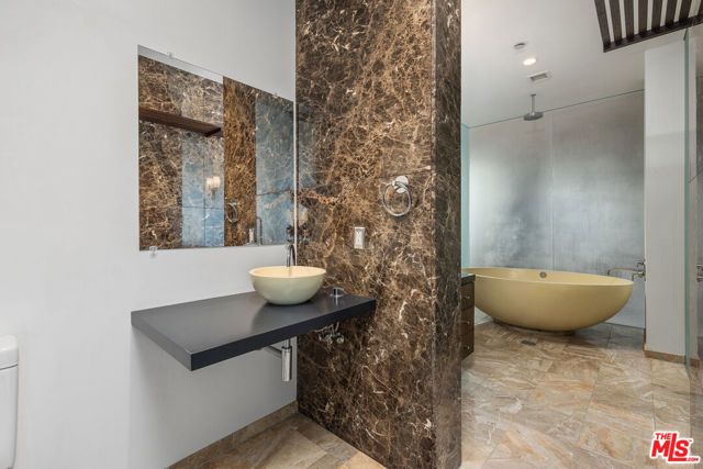 1100 Wilshire Boulevard 2911, Los Angeles, CA 90017