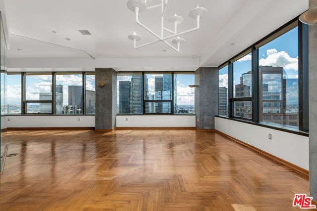 1100 Wilshire Boulevard 2911, Los Angeles, CA 90017