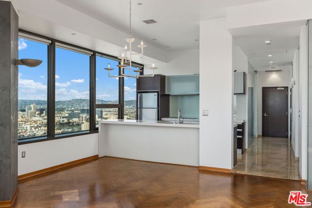 1100 Wilshire Boulevard 2911, Los Angeles, CA 90017