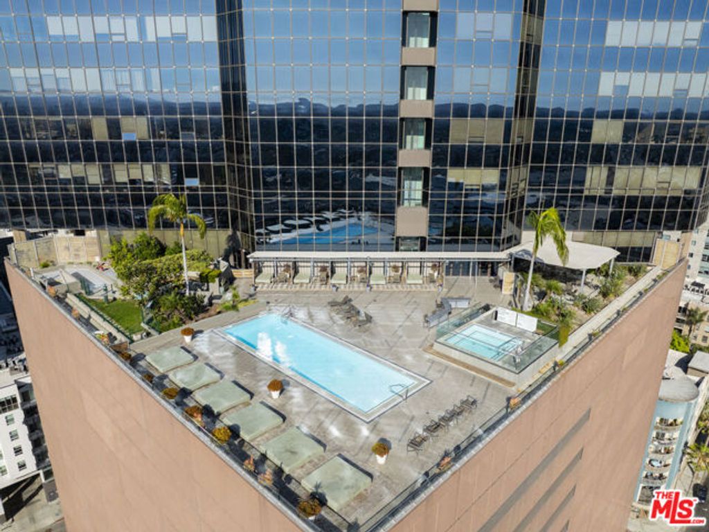 1100 Wilshire Boulevard 2911, Los Angeles, CA 90017