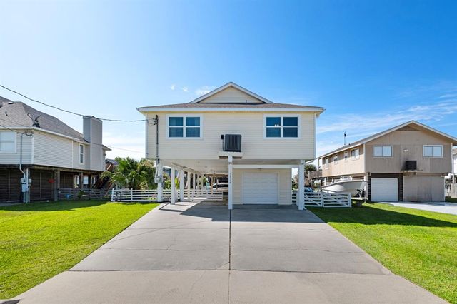 16510 Bahama Way, Jamaica Beach, TX 77554