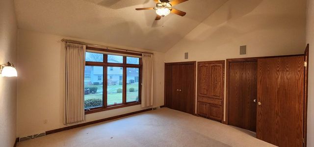 8098 S Meadowcreek COURT, Franklin, WI 53132