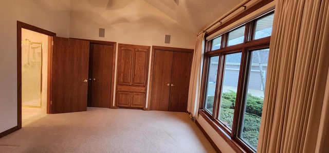 8098 S Meadowcreek COURT, Franklin, WI 53132