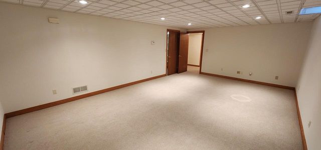 8098 S Meadowcreek COURT, Franklin, WI 53132