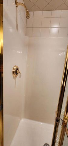 8098 S Meadowcreek COURT, Franklin, WI 53132