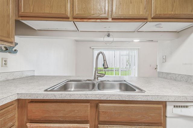 5238 SUNRIDGE PALMS DRIVE 304, Tampa, FL 33617
