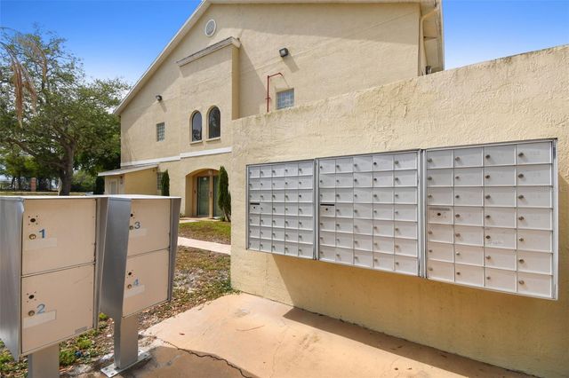 5238 SUNRIDGE PALMS DRIVE 304, Tampa, FL 33617