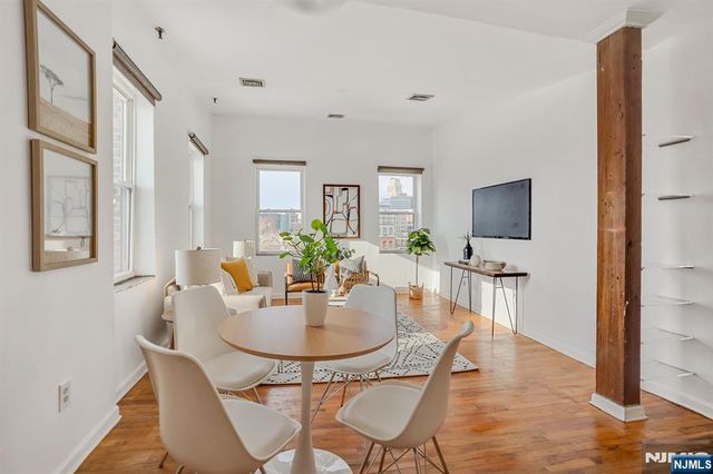 54-60 Mcwhorter 307, Newark, NJ 07105