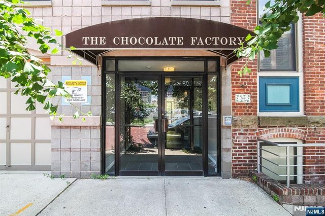 54-60 Mcwhorter 307, Newark, NJ 07105