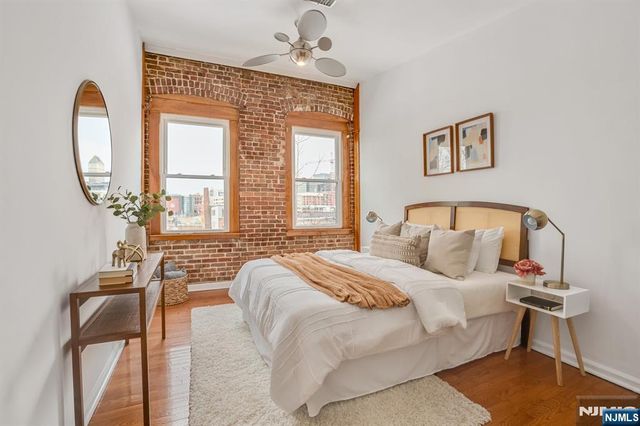 54-60 Mcwhorter 307, Newark, NJ 07105