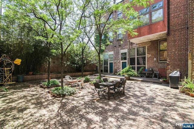 54-60 Mcwhorter 307, Newark, NJ 07105