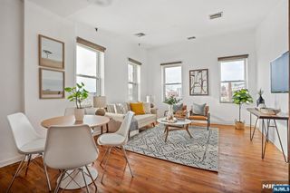 54-60 Mcwhorter 307, Newark, NJ 07105