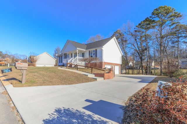 12796 Emerald Creek Circle, Soddy Daisy, TN 37379